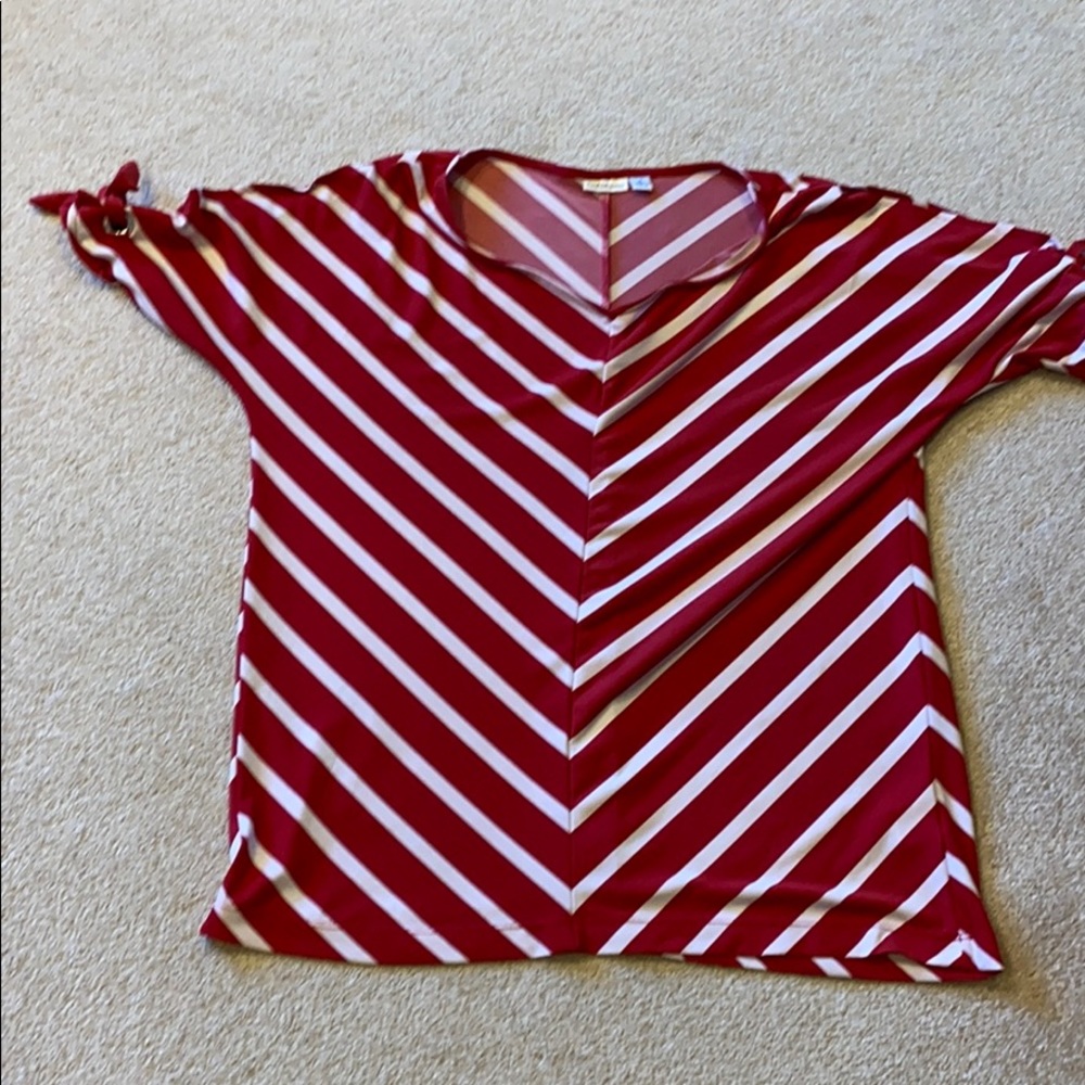 Women’s red and white top